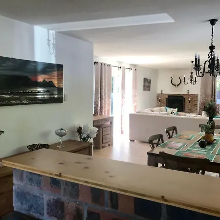 African Holiday Home In Table View Kaapstad Buitenkant foto