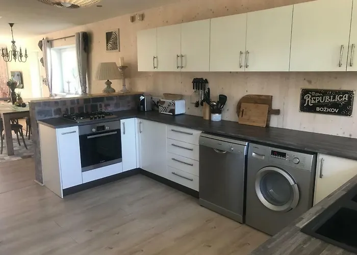 African Holiday Home In Table View